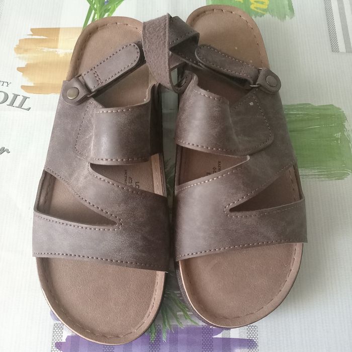 Sandale noi pt bărbați