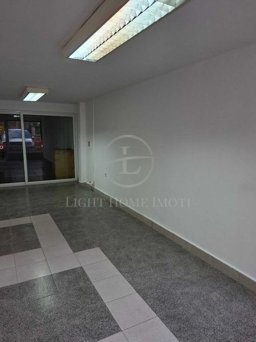 Продава се Магазин в Пловдив, Център - 28 кв.м за 2856 €/кв.м - Снимка #2