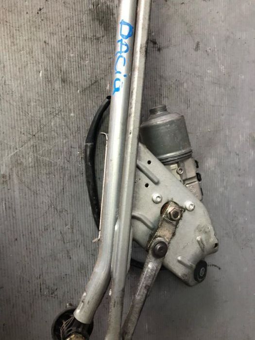 ansamblu motoras stergatoare dacia logan dupa 2004