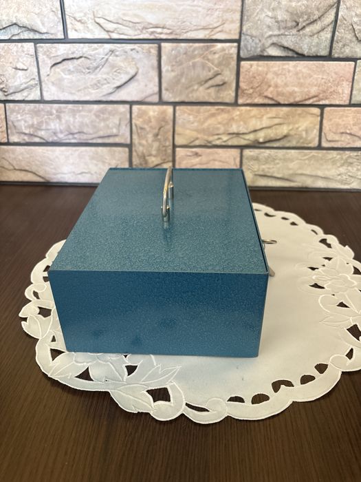 Метална каса за банкноти и монети