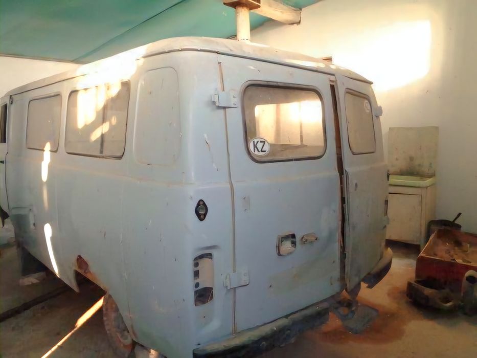 Автомобиль УАЗ 396559;