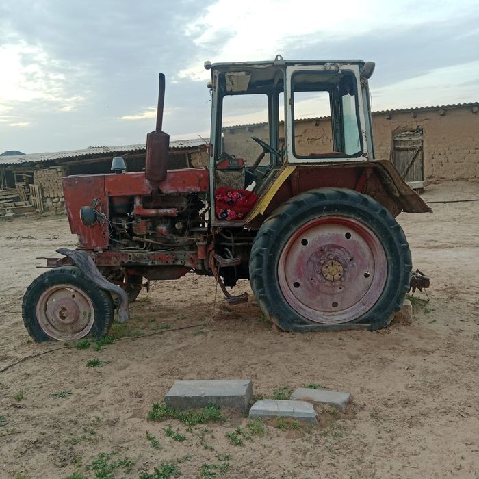 Продаётся трактор