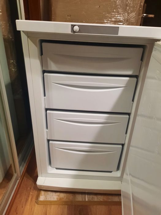 Продам морозильник новый