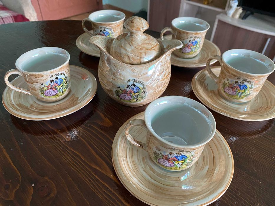 Порцеланов сервиз