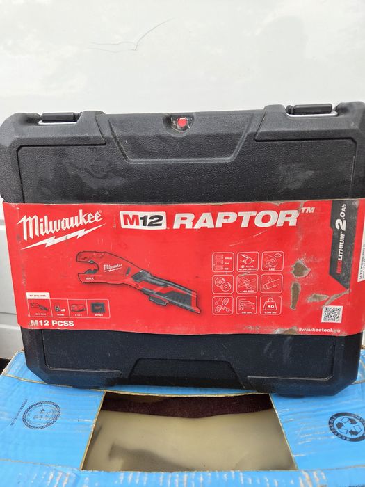 MILWAUKEE  M12 PCSS Резачка за стоманени тръби