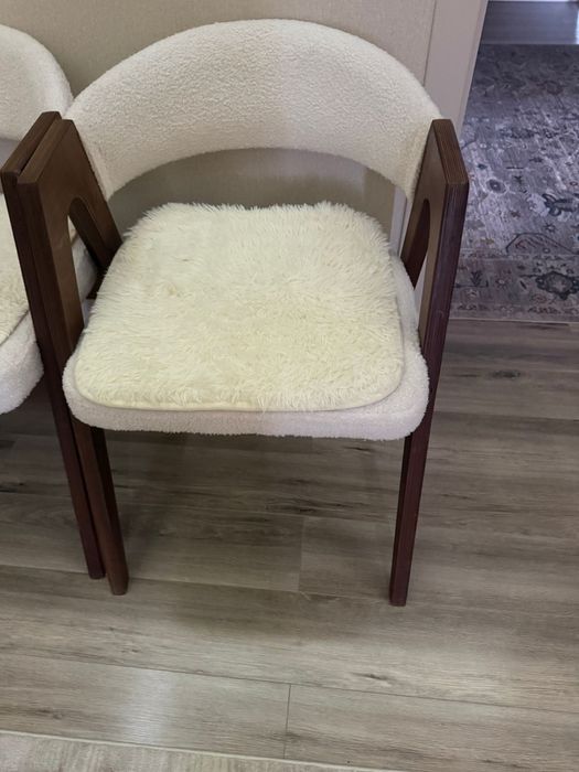 Продам стулья деревянные