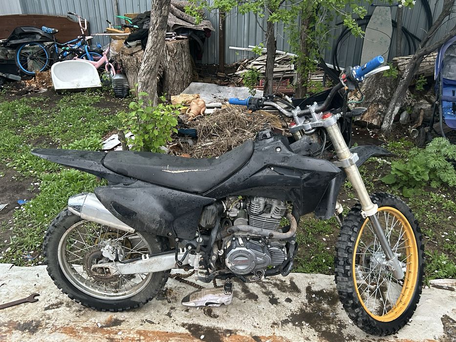 Продам мотоцикл 250 кубов