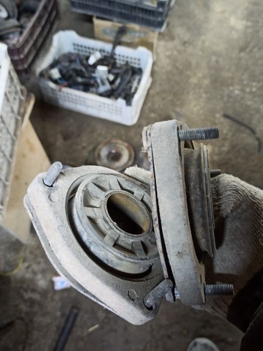 Передние опора ваз 2114