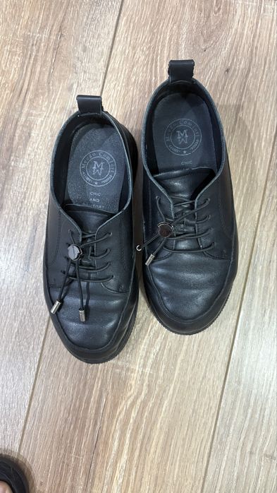 Кожаные ботинки женские