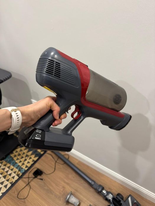 Продается ручной пылесос