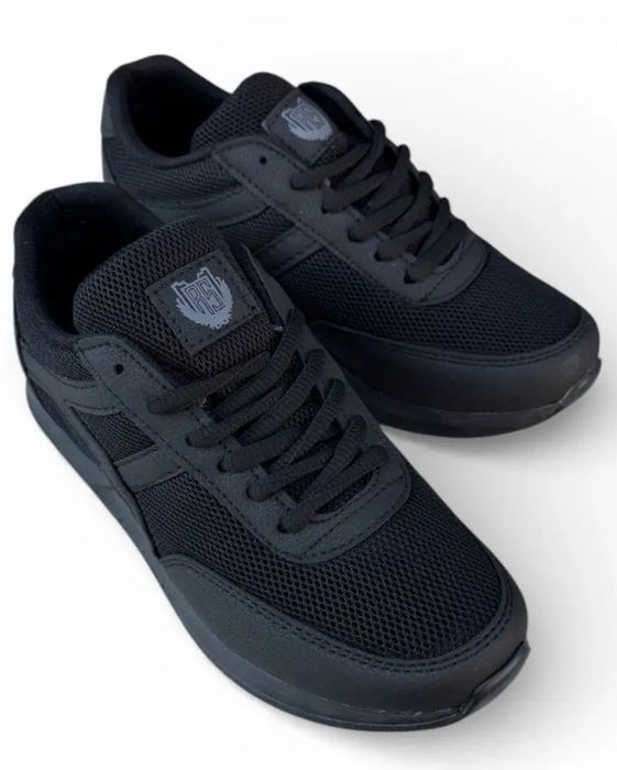 Adidași mărimea 42