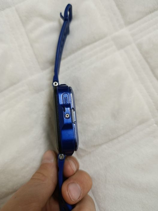 Продам часы Huawei 5 ATM можно вставить sim-карту часы идут с зарядкой