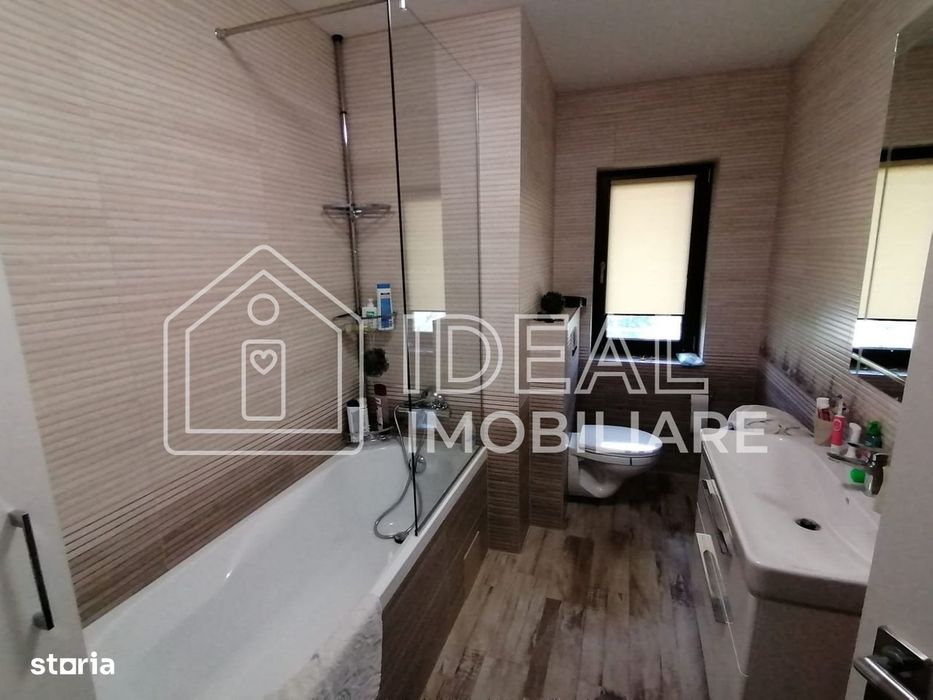 Casa moderna cu 4 camere, La  CHEIE in Poplaca