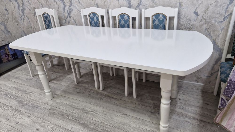 Продам стол срочно