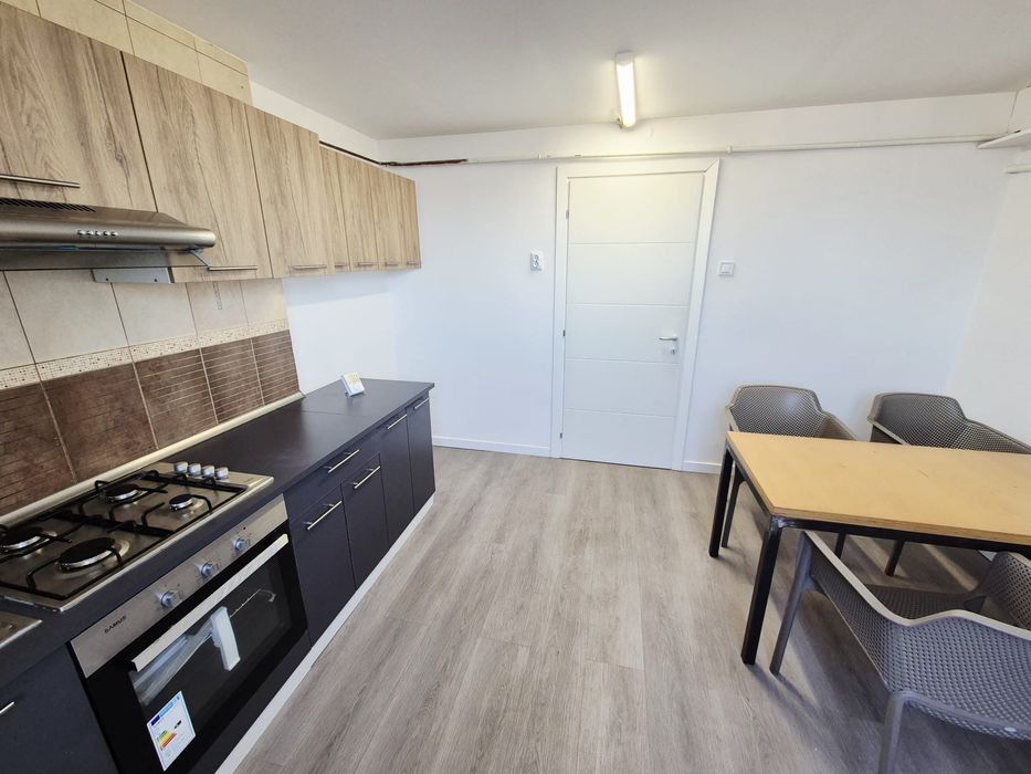 Apartament 3 camere decomandat-81 mp- Copou