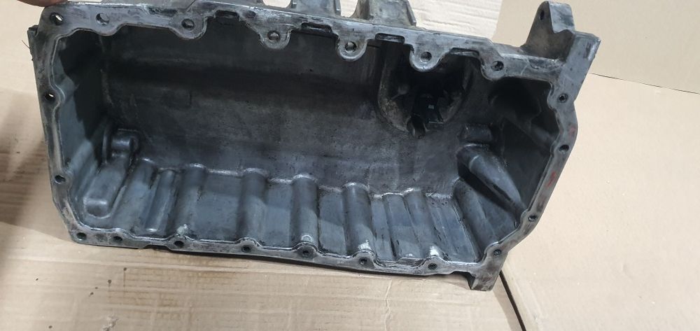 Baie ulei cu senzor 2.0 tdi BKD BKP BMR BMN BMM BMP golf 5 passat b6