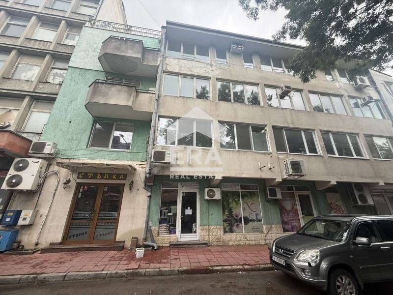 Бизнес имот (промишлено помещение) под наем в Широк Център