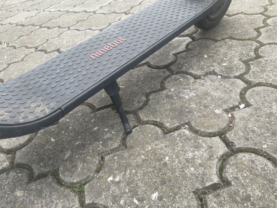 Vând trotineta electrica segway ninebot e25e