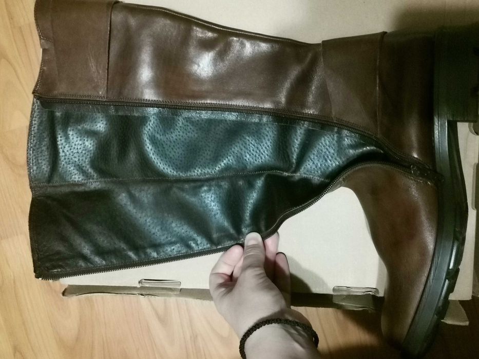 Vând cizme, sunt doar probate