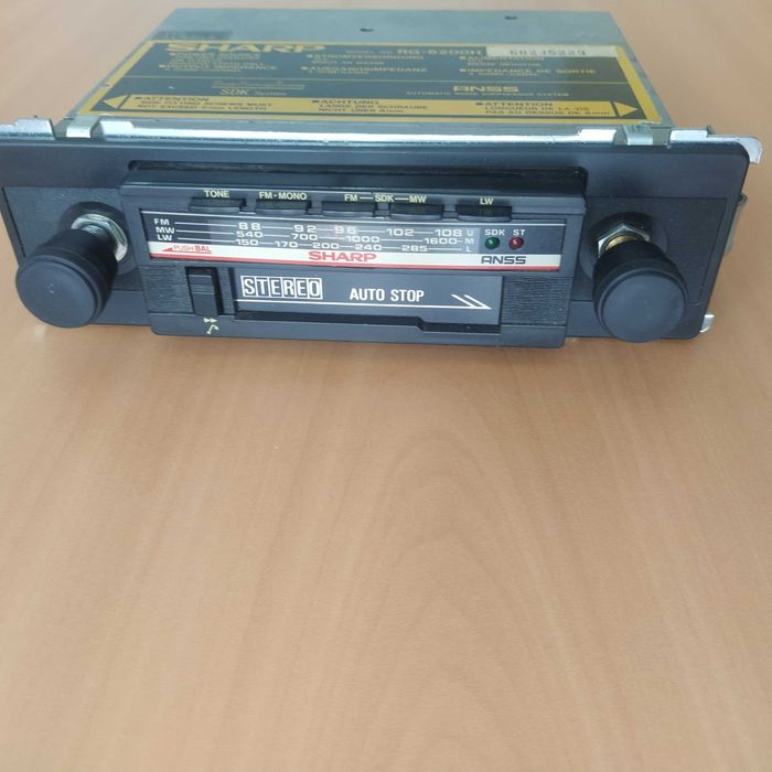 Радиокасетофон за кола Sharp RG-6200H (ретро/винтидж/vintage)