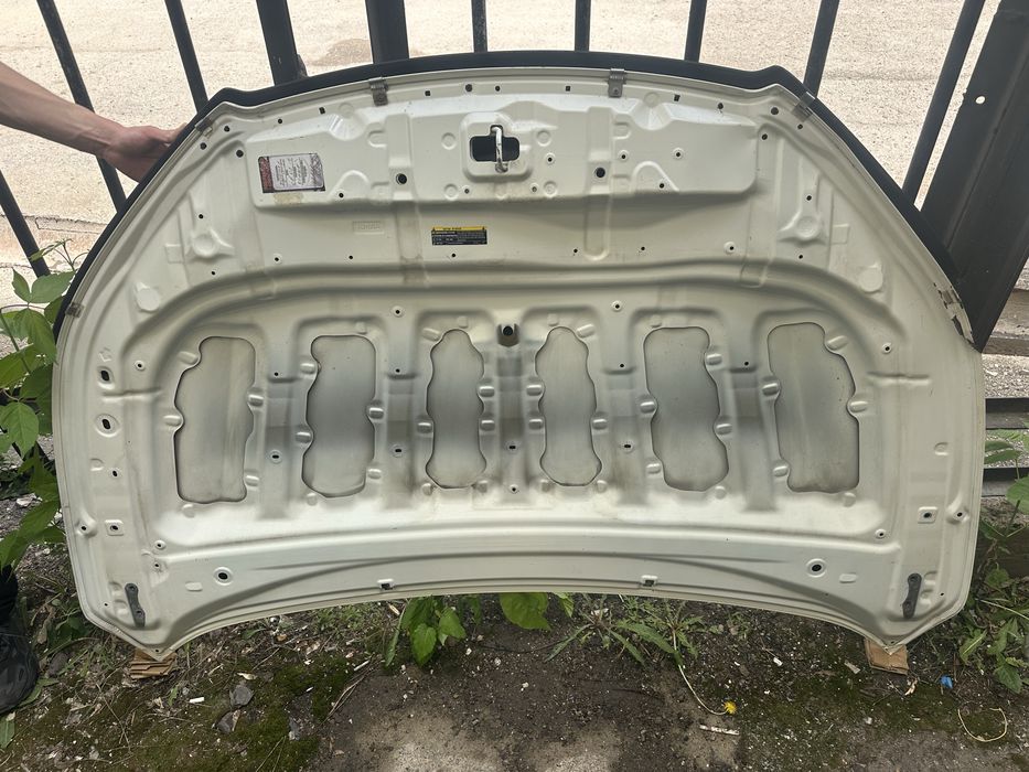 Продается капот