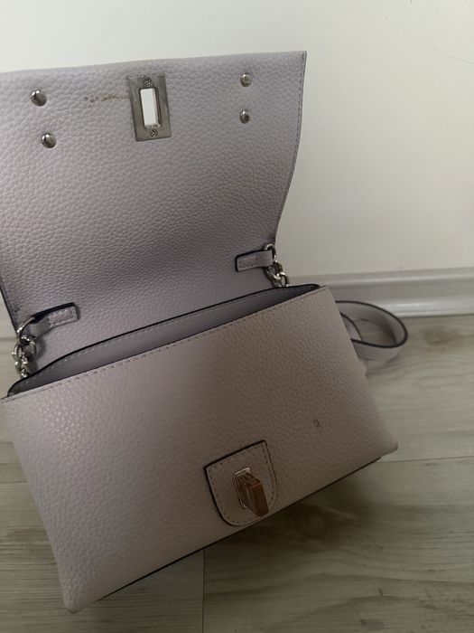 Чанта, марка Guess