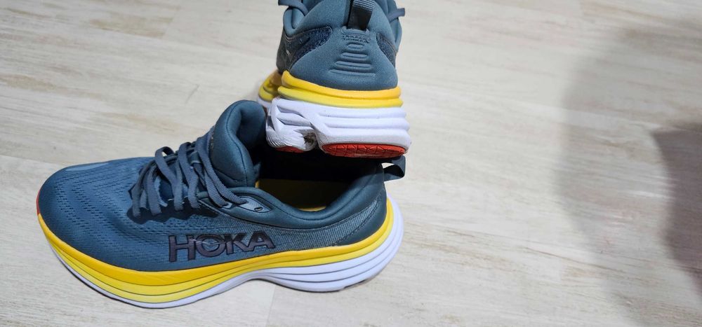 Маратонки HOKA BONDI 8