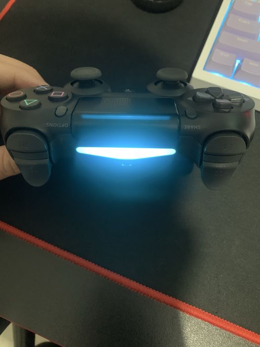 Продам джойстик dualshock 4