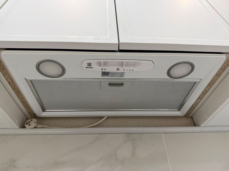 Вытяжка Electrolux LFG525W