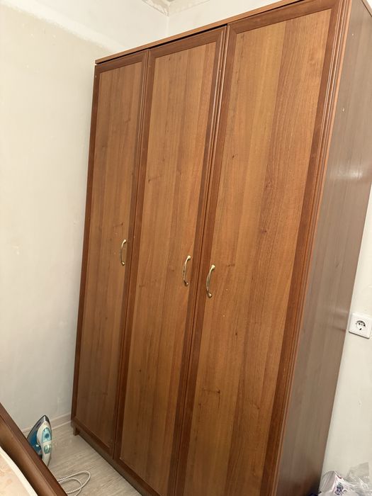 Продам шифоньер, кровать с матрасом