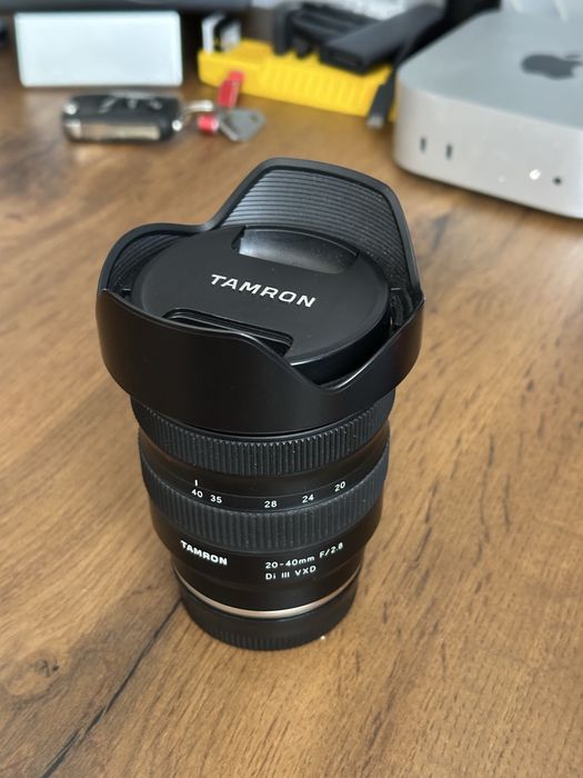 Tamron 20-40mm F/2.8 Di III VXD за Sony E-mount – отлично състояние