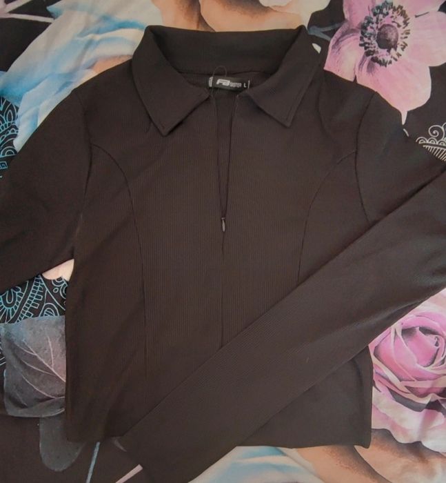 Crop top cu mânecă lungă