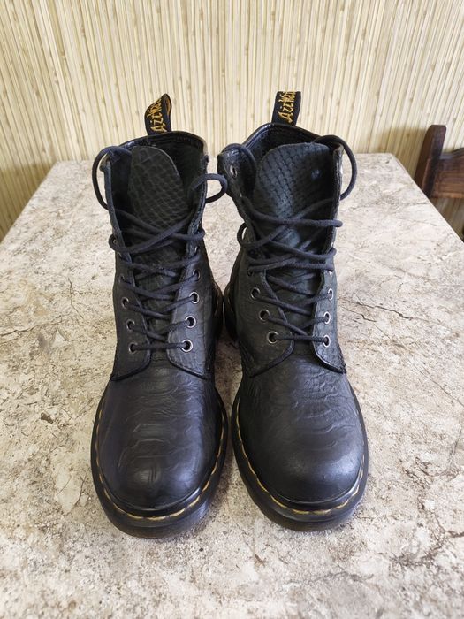 Dr. Martens Python Black боти