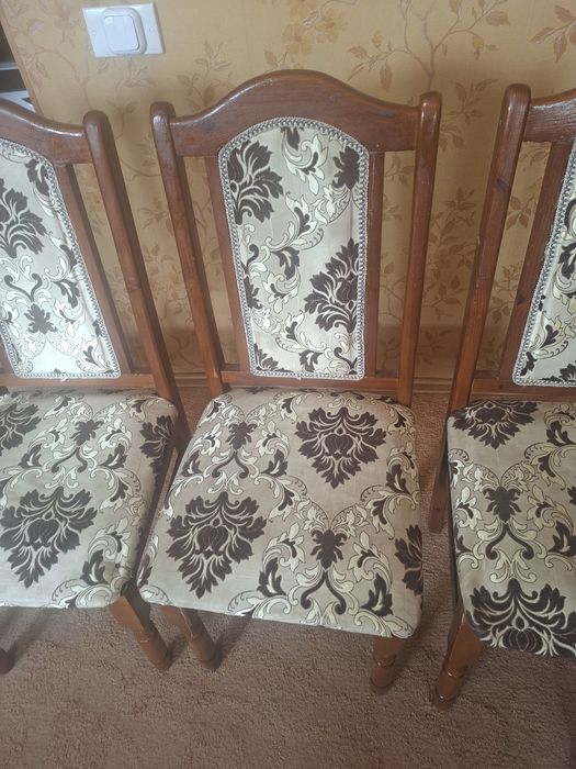 Продаётся Стол стульями