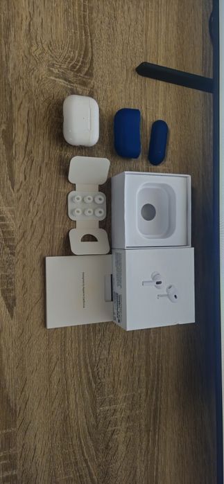 Apple Airpods pro 2 + Гумен калъф