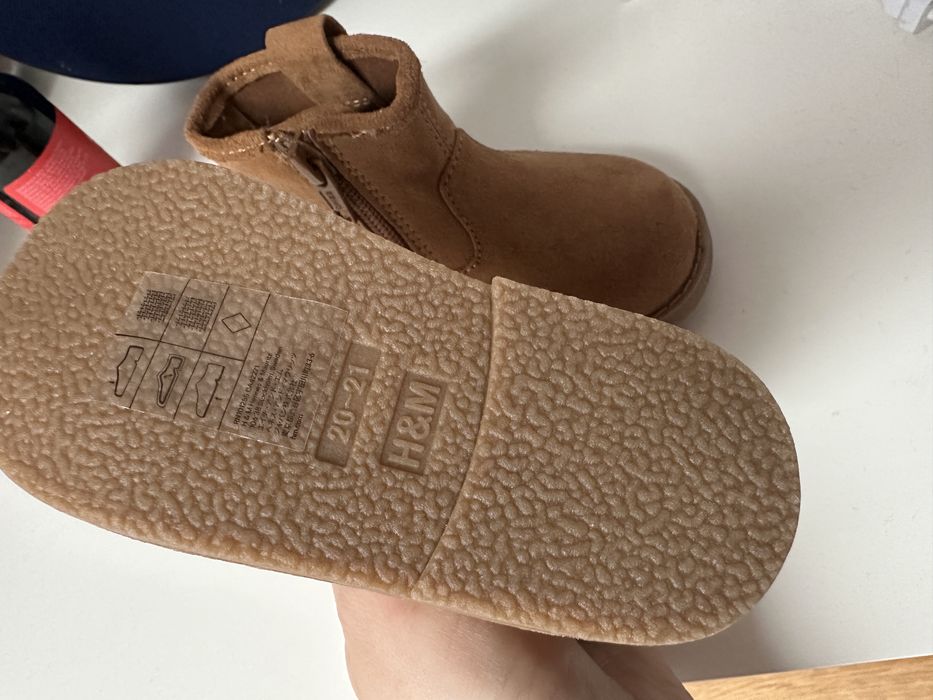 Ghete H&M, nr 20-21, noi fara eticheta