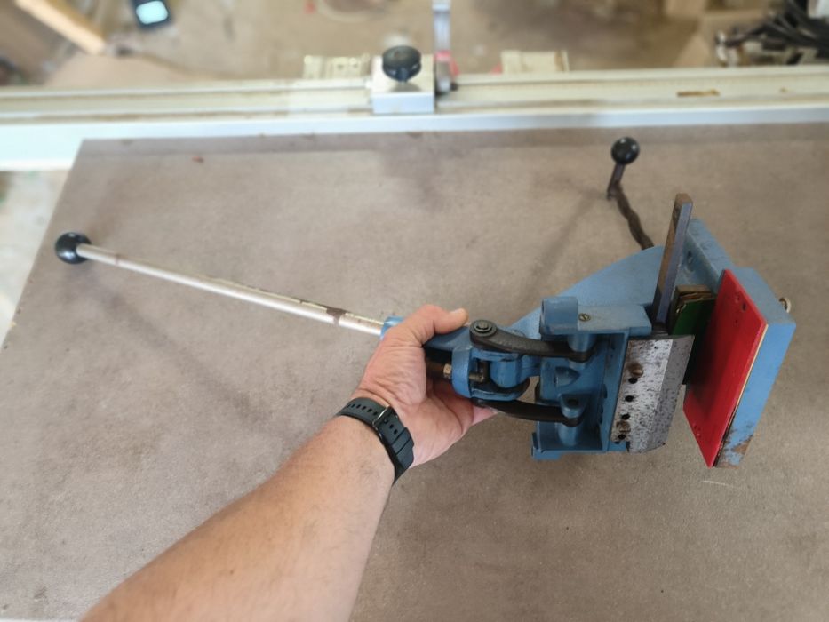 Ръчна Немска гилотина