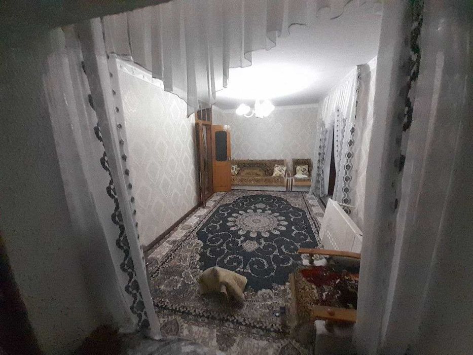Продаётся  2х комнатная! Адрес: Гагарина Азиз базар