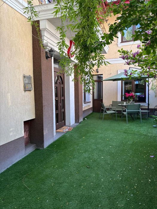 Casa tip vila   moderna  - curte  inchiriere ,Mosilor,Eminescu strada  Iancu Capitanu 34