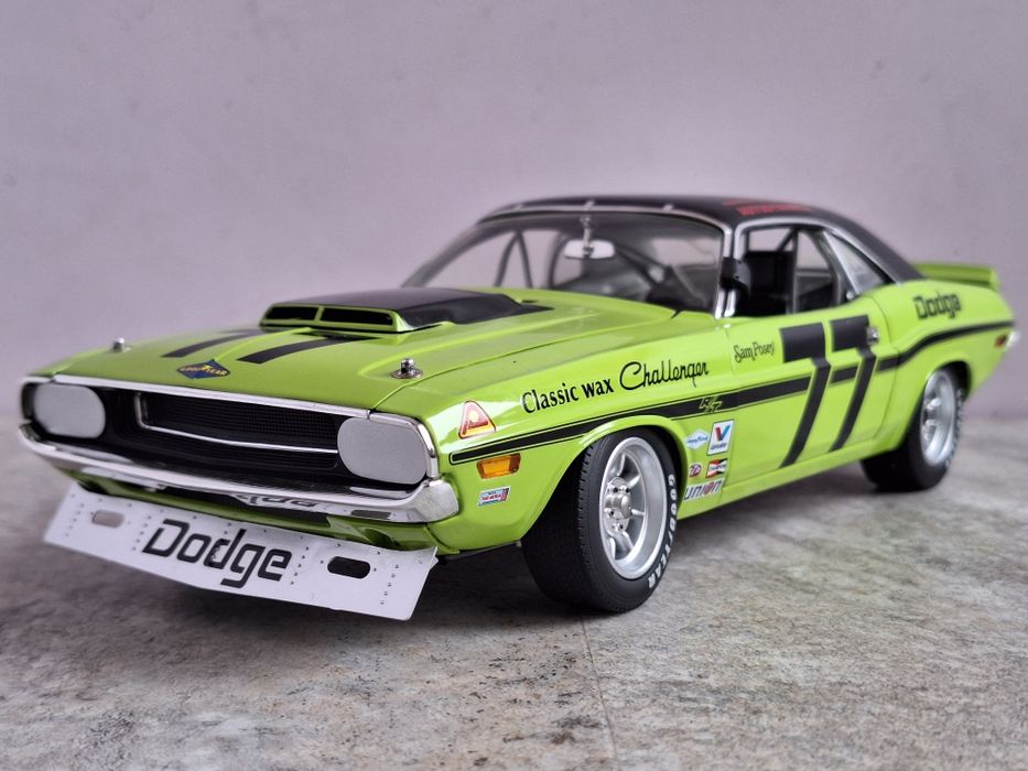 ACME Dodge Challenger 1/18