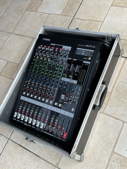 Mixer Yamaha MGP12X