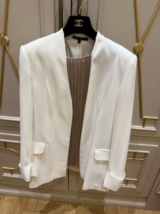 Пиджак бренда Theory