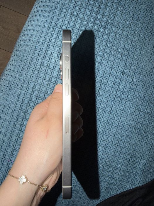 Продам iphone 15 pro max 256