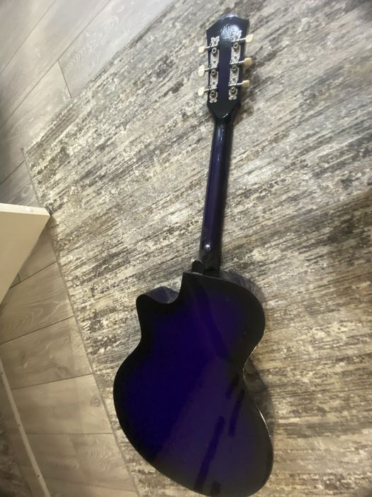 Гитара шестиструнная