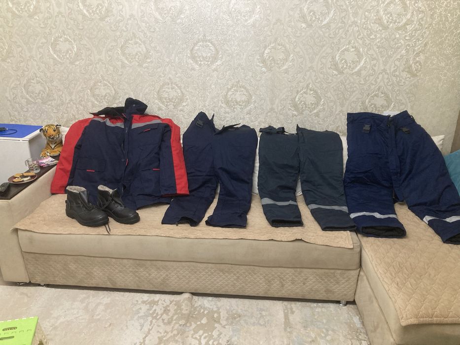 Продам спец. одежду с обувью.