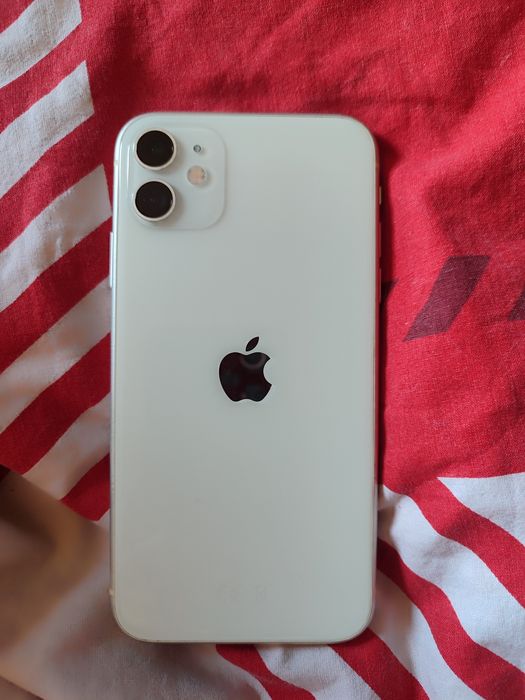 Продавам Iphone 11