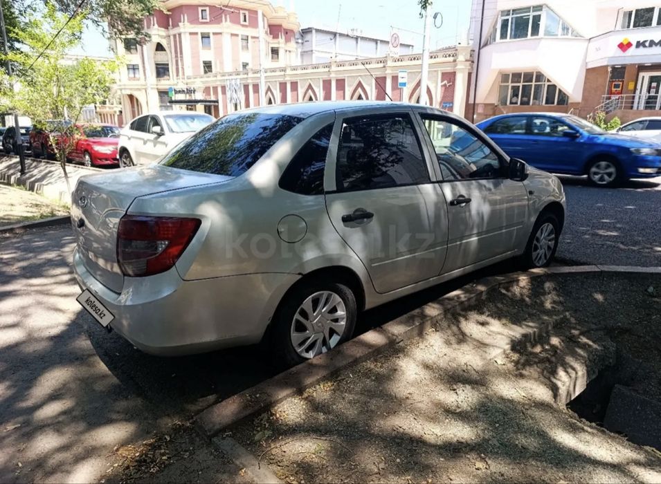 ВАЗ (Lada) Granta 2190