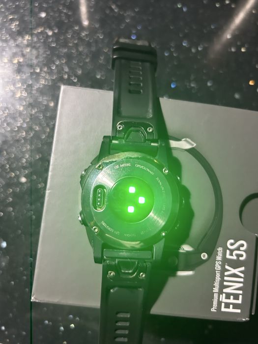 Часы Garmin fenix 5s