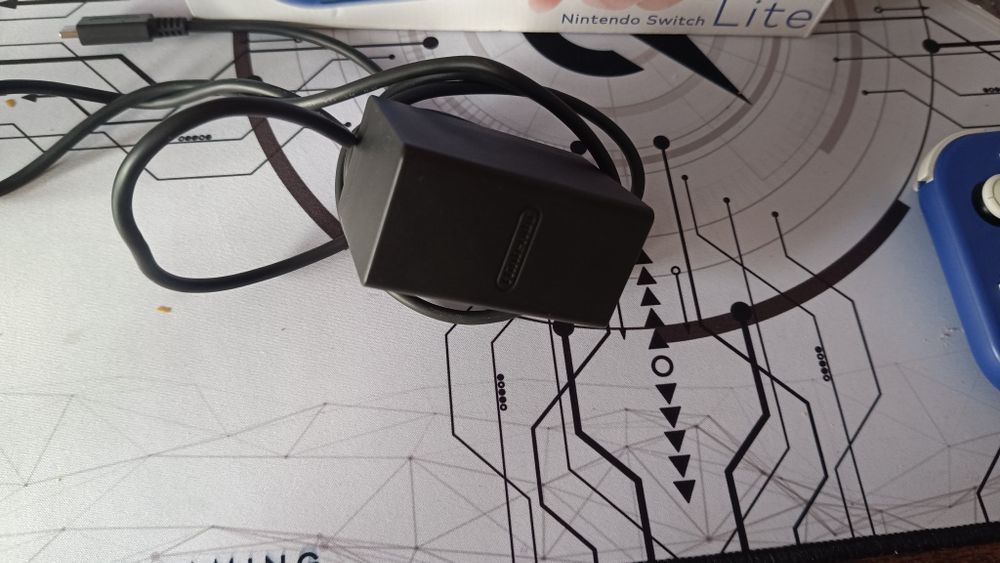 Nintendo Switch Lite coral blue+Minecraft și card SD de 128 gb