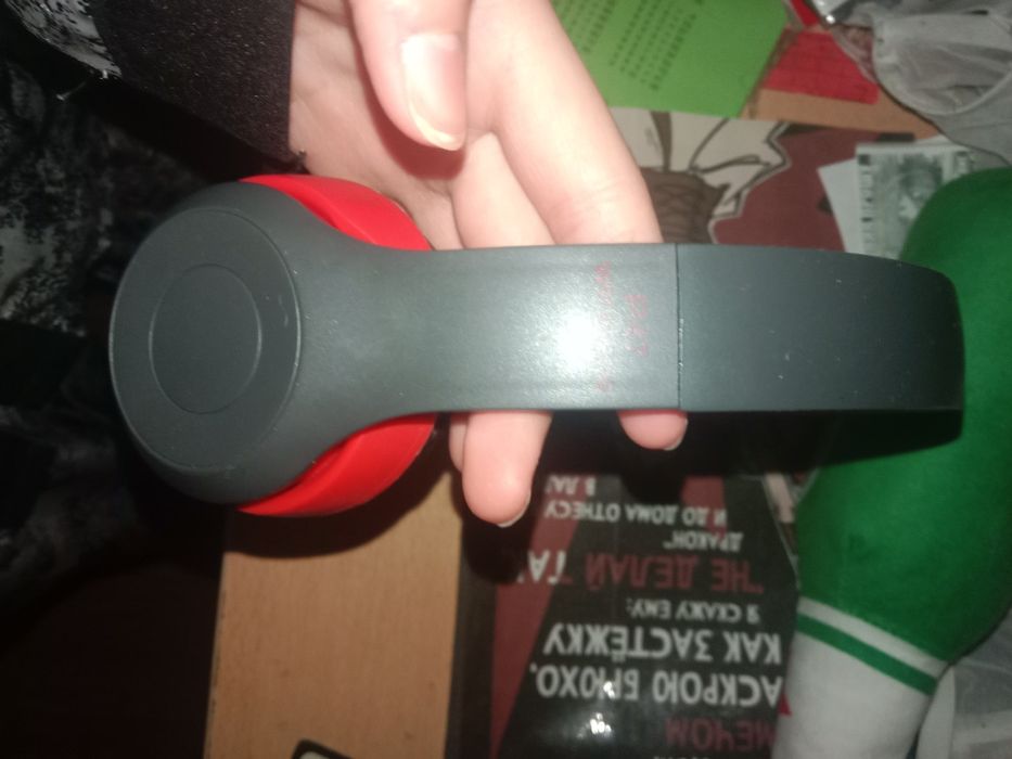 Наушники б/у продам срочно